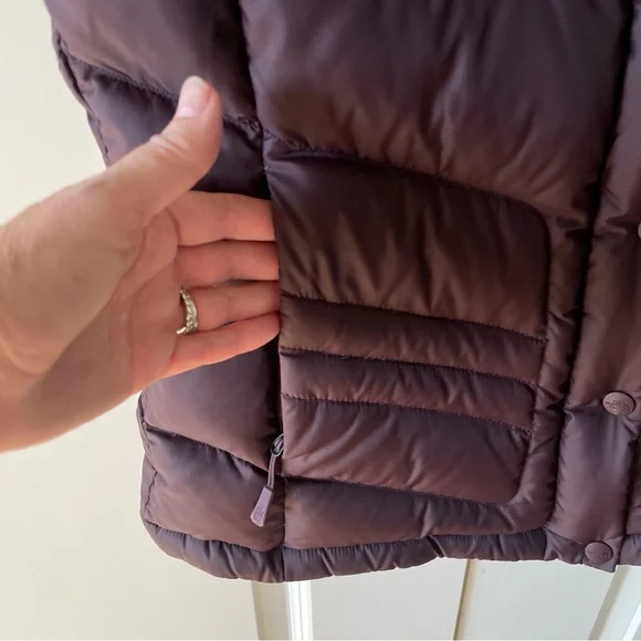 The North Face Puffy 700 Down Filled Purple Vest Size Medium - Picture 6 of 11